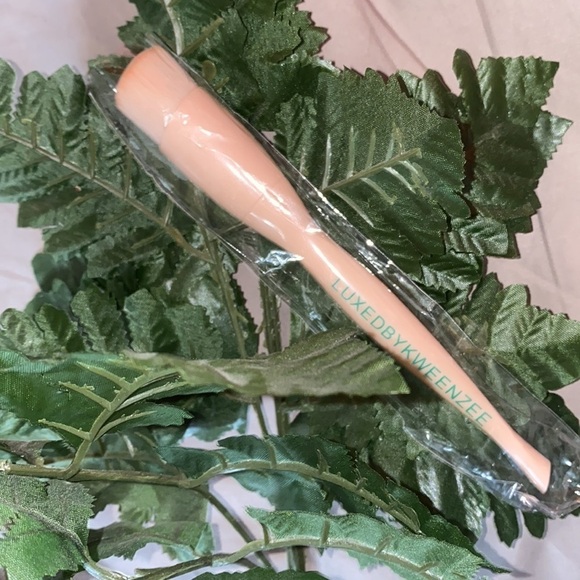 ⭐️HP⭐️💕Vegan  Q flawless foundation brush New - Picture 13 of 14